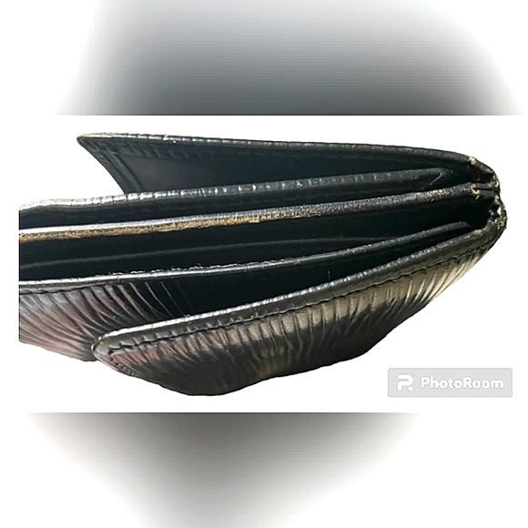 LOUIS VUITTON AUTHENTIC EPI LEATHER WALLET ✨️ EUC - Picture 4 of 9